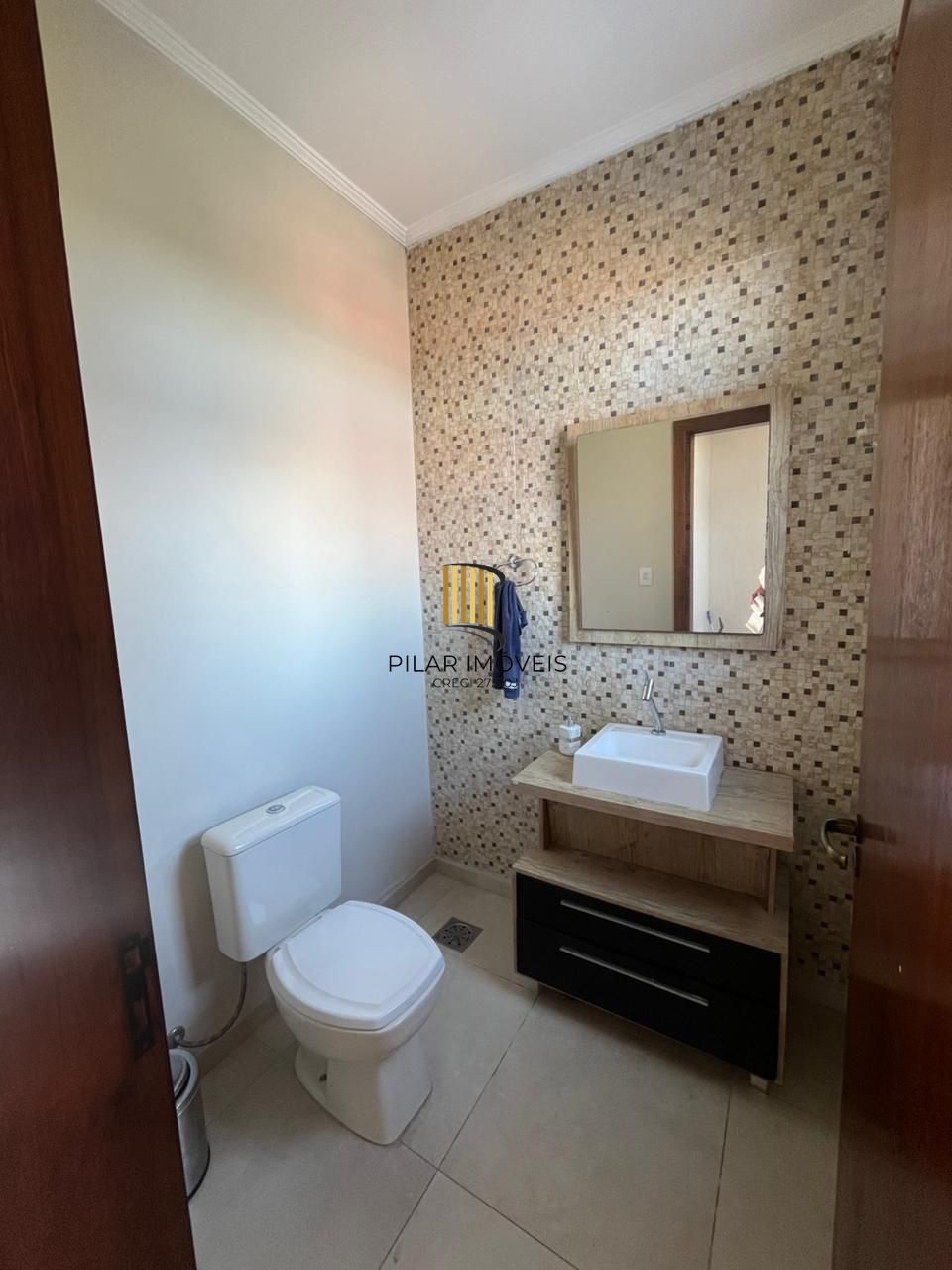 Sobrado triplex com piscina no Loteamento Nova Ipanema