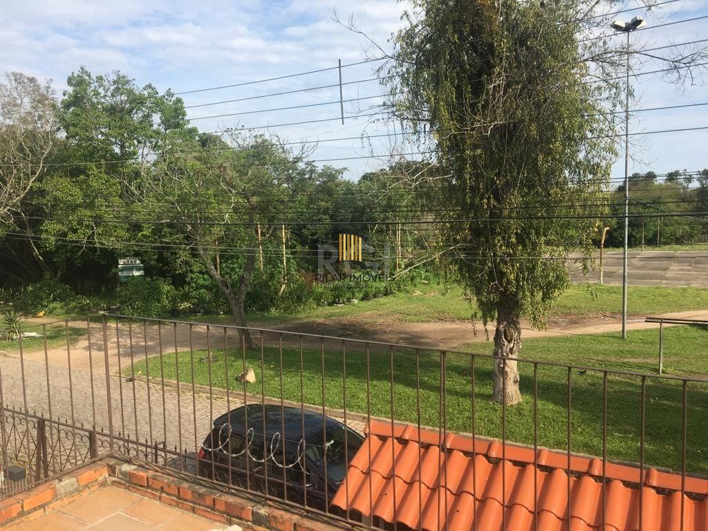 Sobrado para Venda - 92m², 3 dormitórios, 2 vagas - Restinga Nova