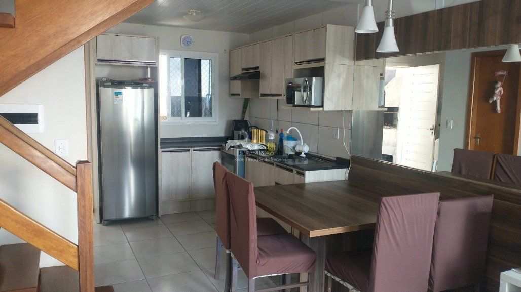 Sobrado 2 Dormitório(s) Bairro Restinga