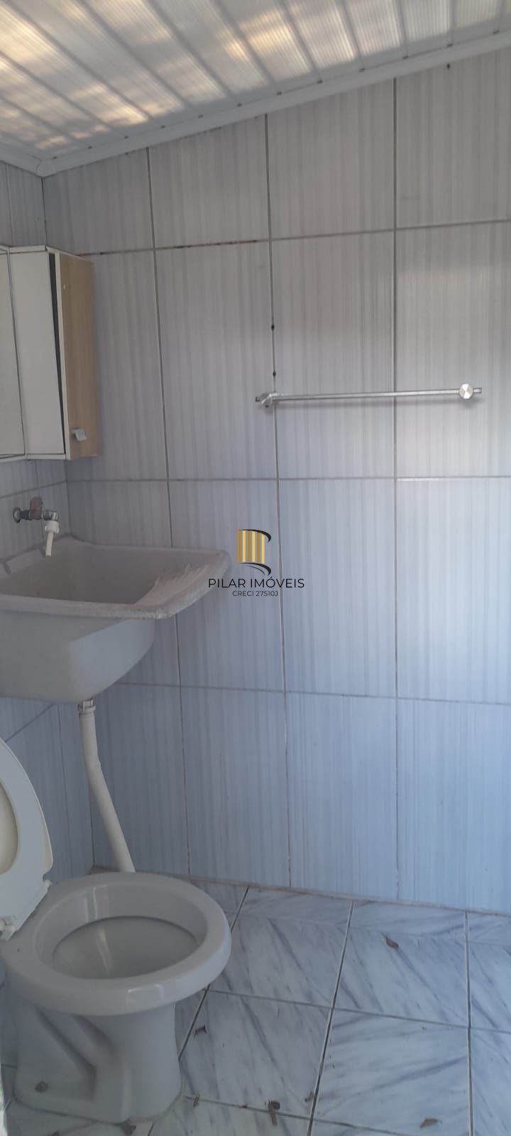 Casa 2 dormitórios no bairro Hípica