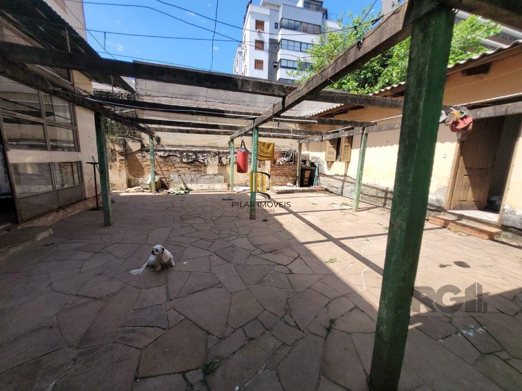 Casa 8 dormitórios no bairro Menino Deus