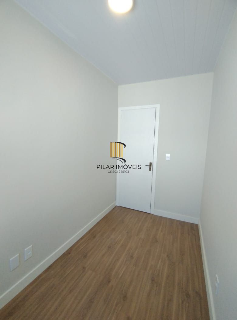 Casa 3 dormitórios no bairro Hípica