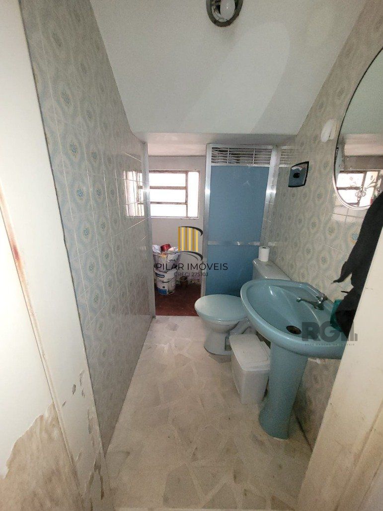 Casa 8 dormitórios no bairro Menino Deus