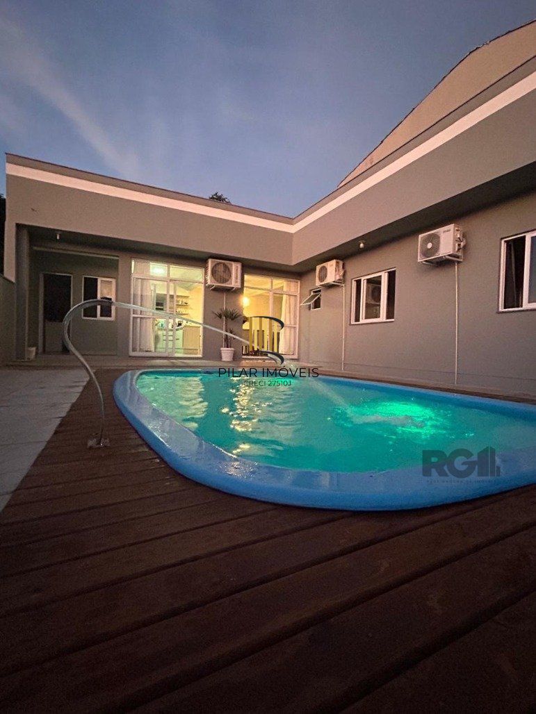 Casa 4 dormitórios no bairro Feitoria