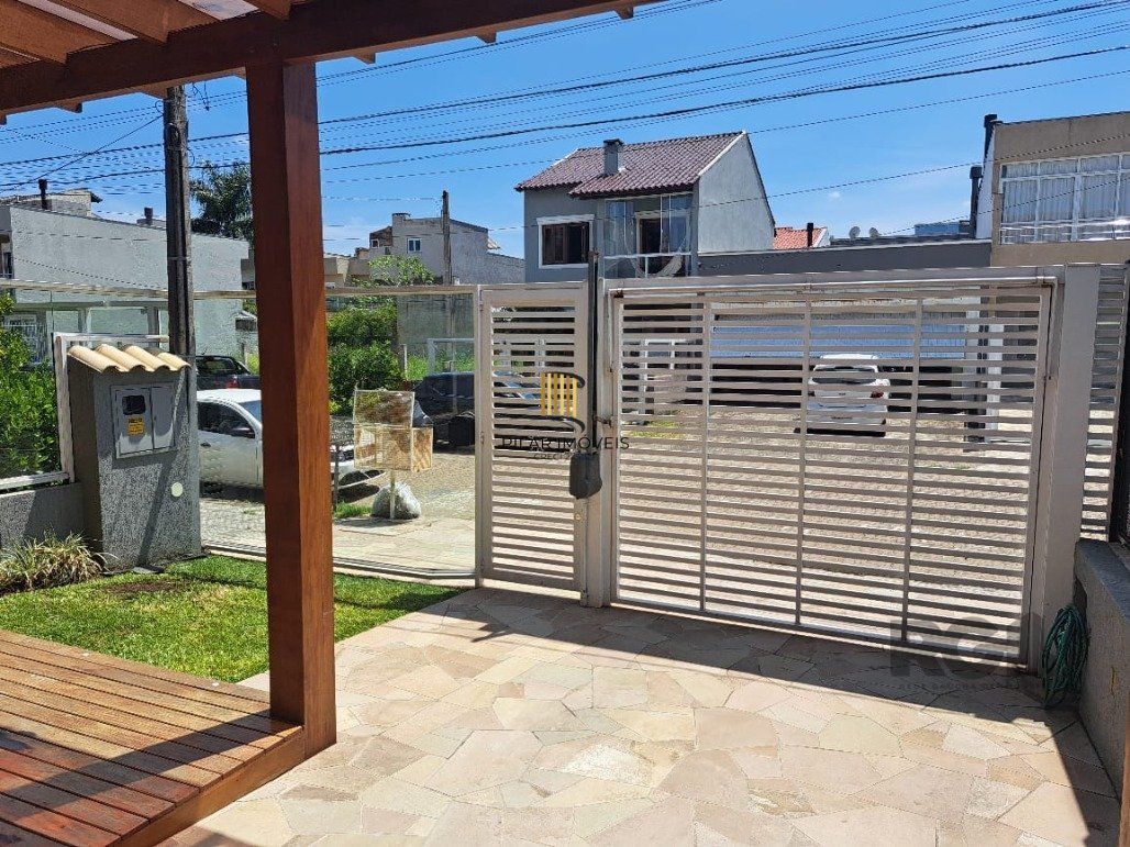 Casa 3 dormitórios no bairro Hípica