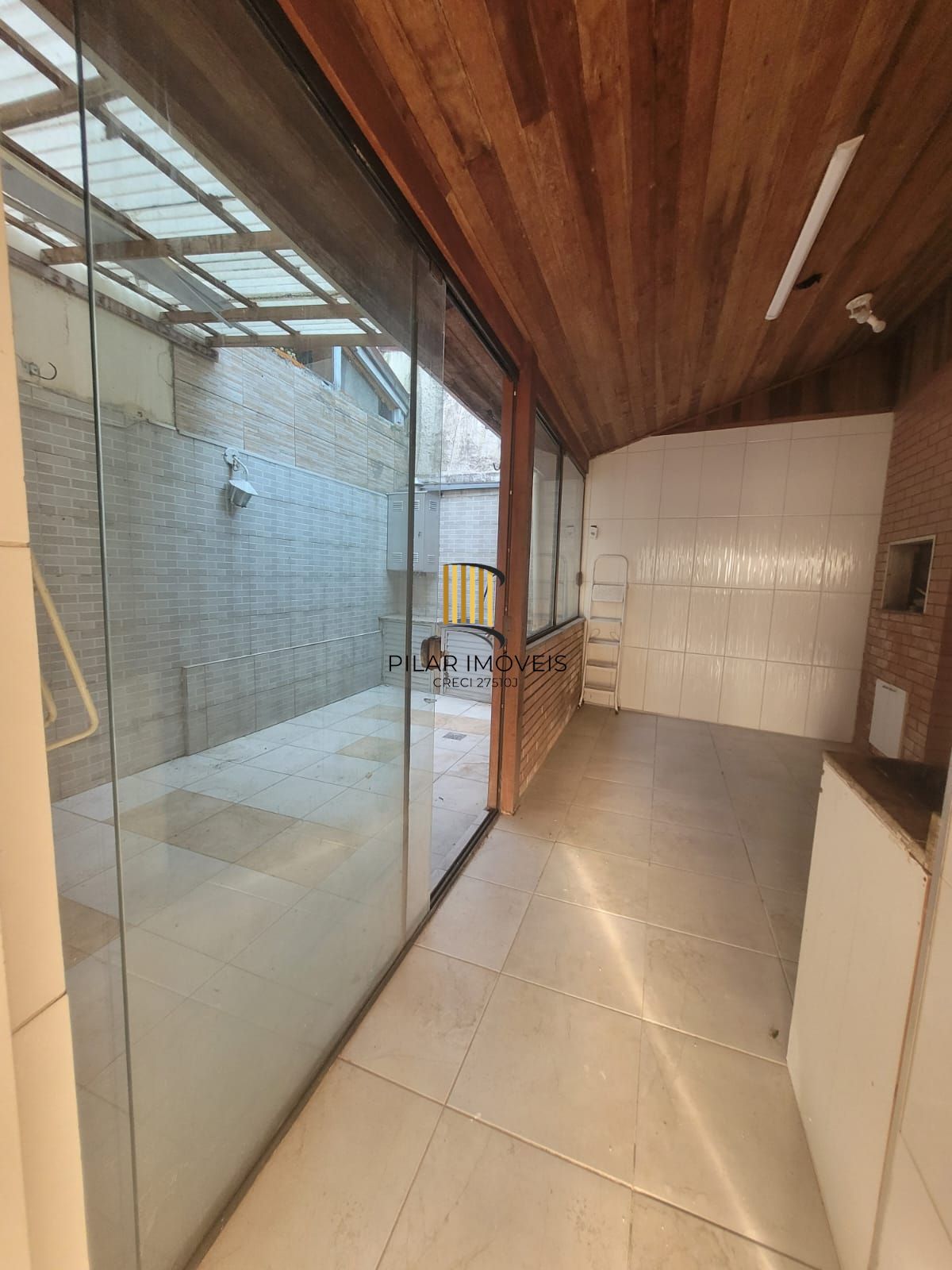 Casa de Condomínio 3 dormitórios no bairro Hípica