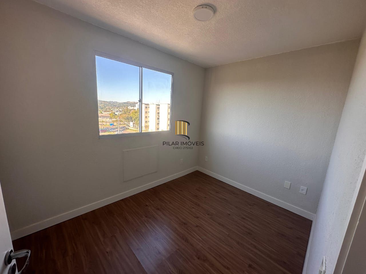 Lindo Apartamento Semi-Mobiliado.