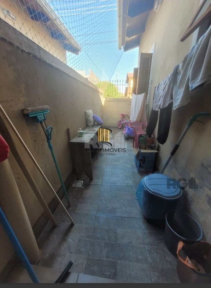 Casa 2 dormitórios no bairro Hípica