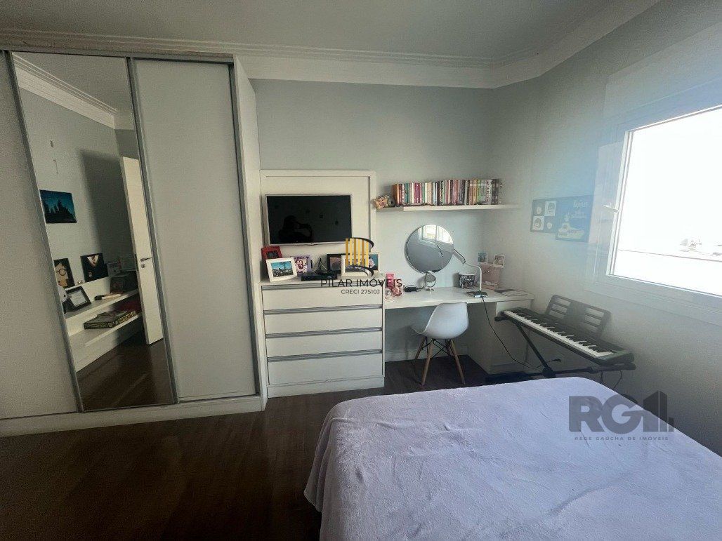 Casa de Condomínio 3 dormitórios no bairro Hípica