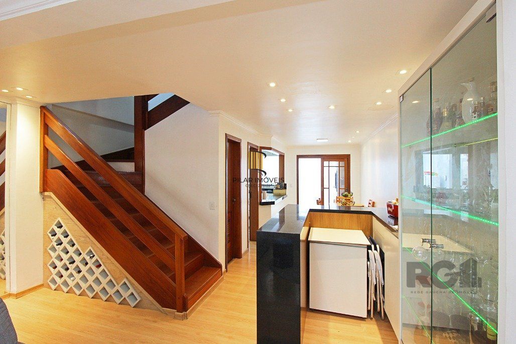 Sobrado para Venda - 218m², 4 dormitórios, sendo 3 suites, 2 vagas - Ipanema