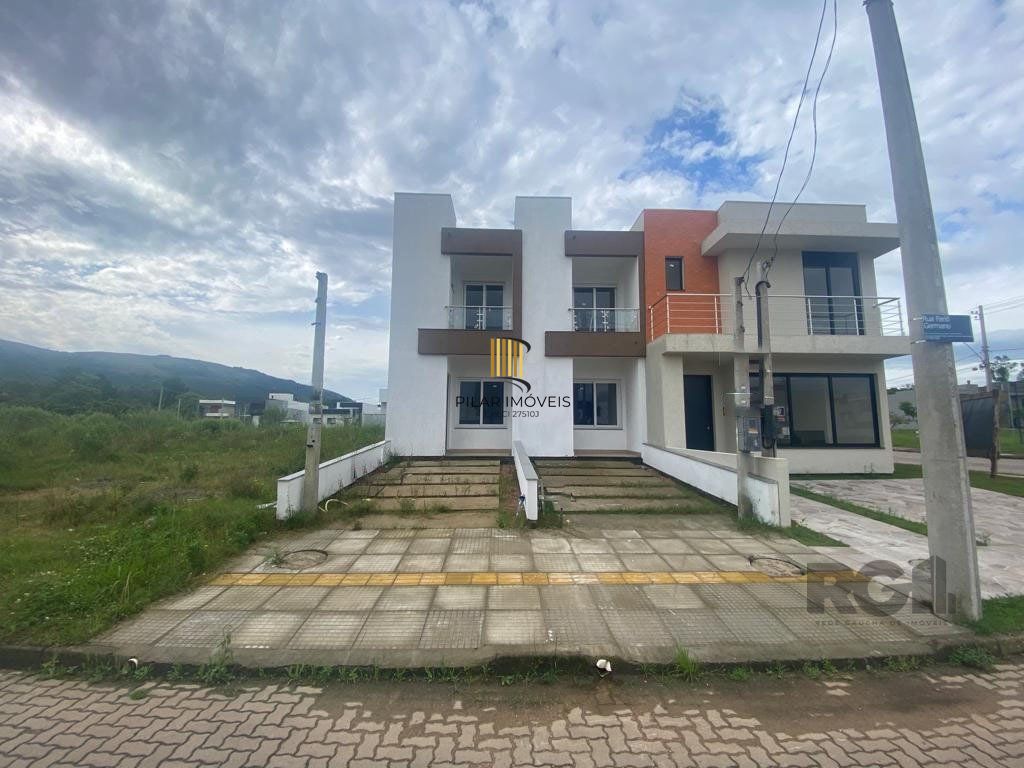 Sobrado 2 dormitórios no bairro Hípica