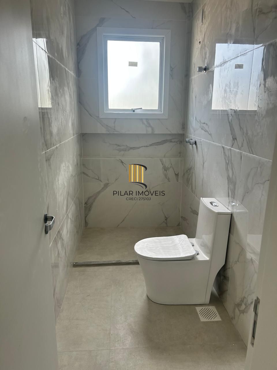 Casa 3 Dormitório(s) Bairro Hípica