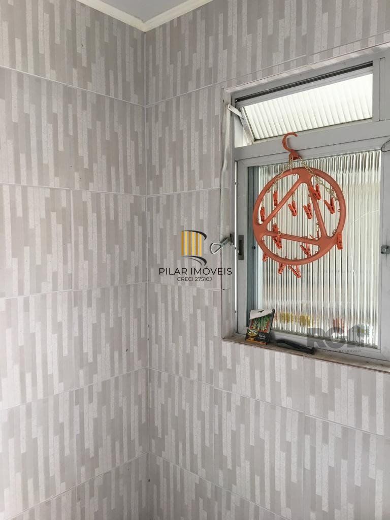 Casa 3 Dormitório(s) Bairro Nonoai