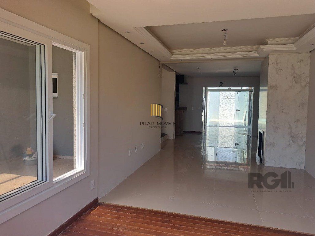 Casa 3 dormitórios no bairro Hípica