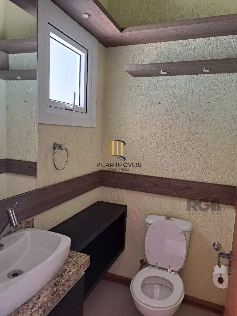 Casa 3 dormitórios no bairro Hípica