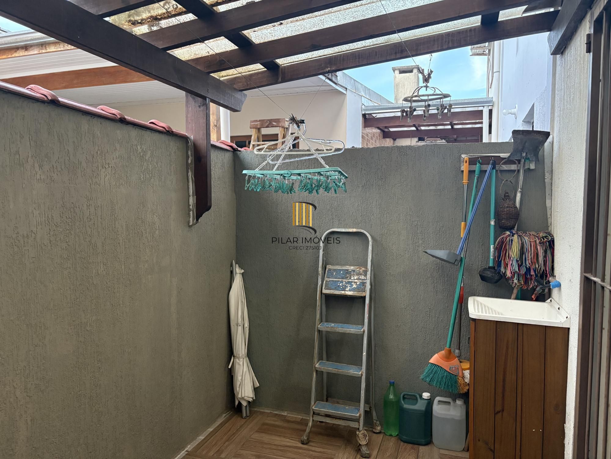 Sobrado 2 dormitórios no bairro Belém Novo