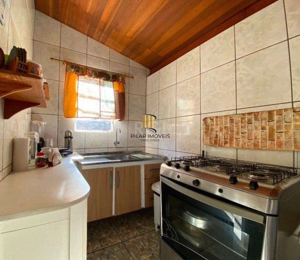 Casa para Venda - 97m², 2 dormitórios, 3 vagas - Belém Novo