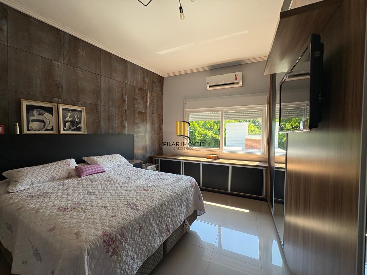 Casa 3 dormitórios no bairro Hípica