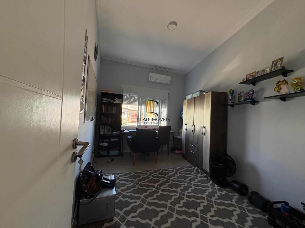 Casa 3 dormitórios no bairro Hípica