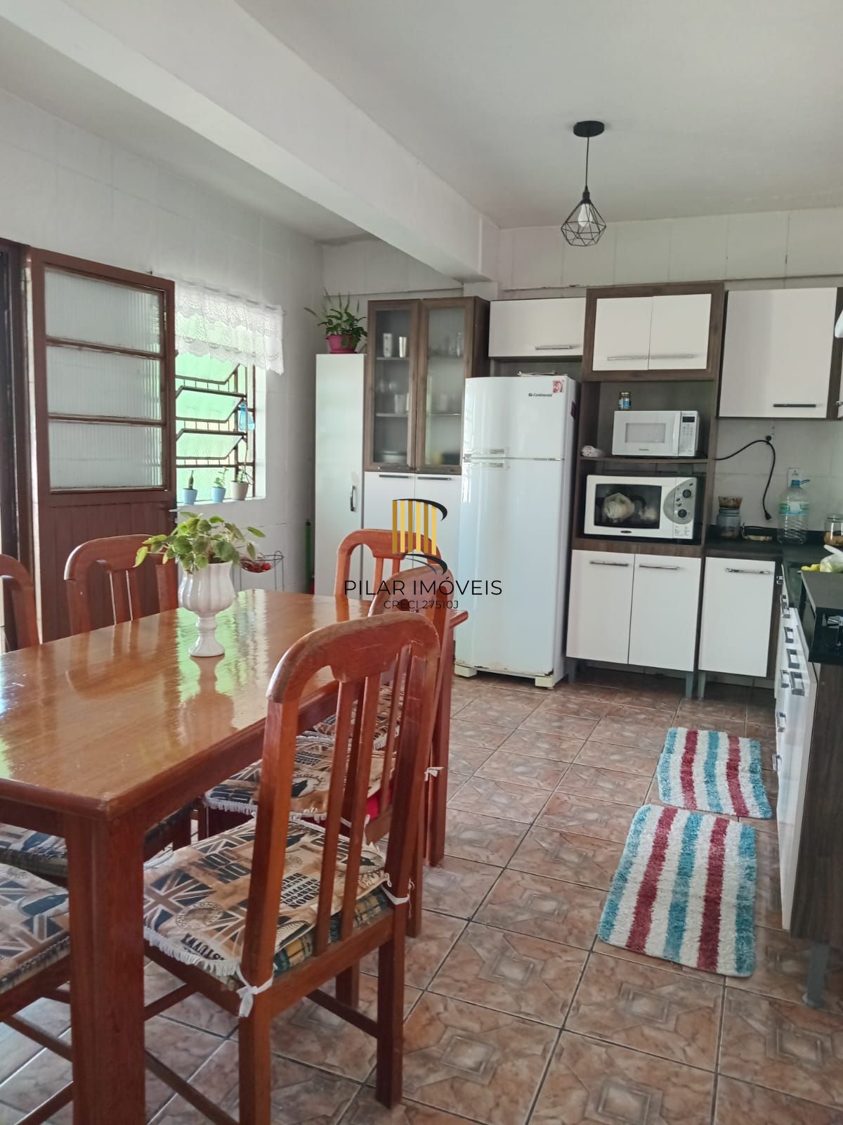 Casa 4 dormitórios no bairro Restinga