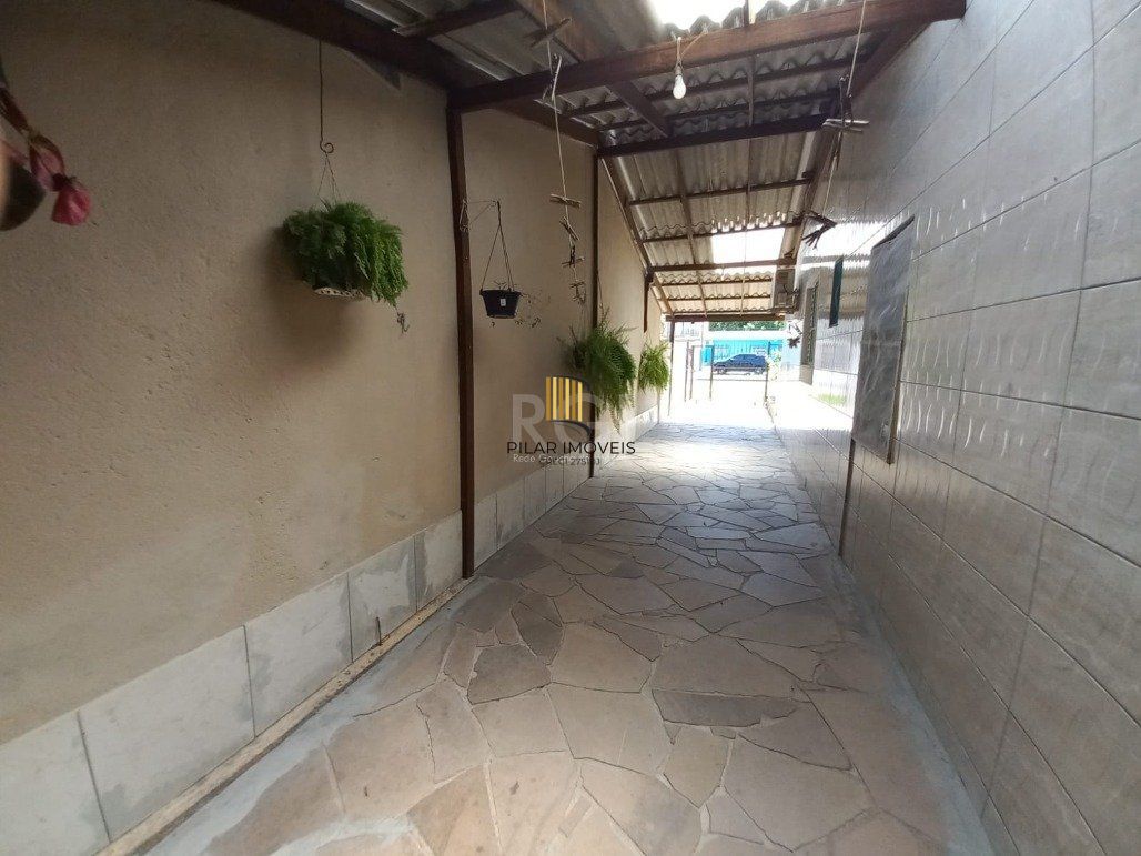 Casa para Venda - 120m², 2 dormitórios, sendo 1 suites, 3 vagas - Hípica