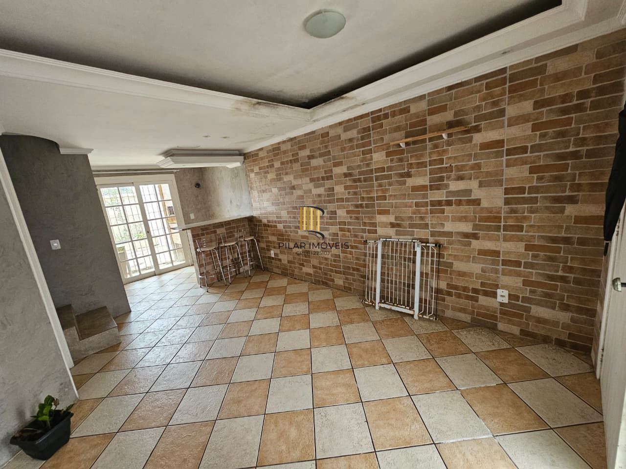 Casa 2 dormitórios no bairro Hípica