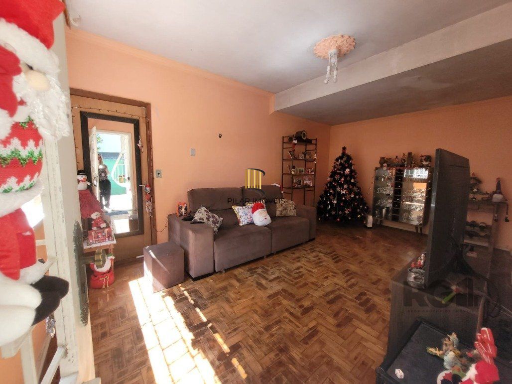 Casa 8 dormitórios no bairro Menino Deus