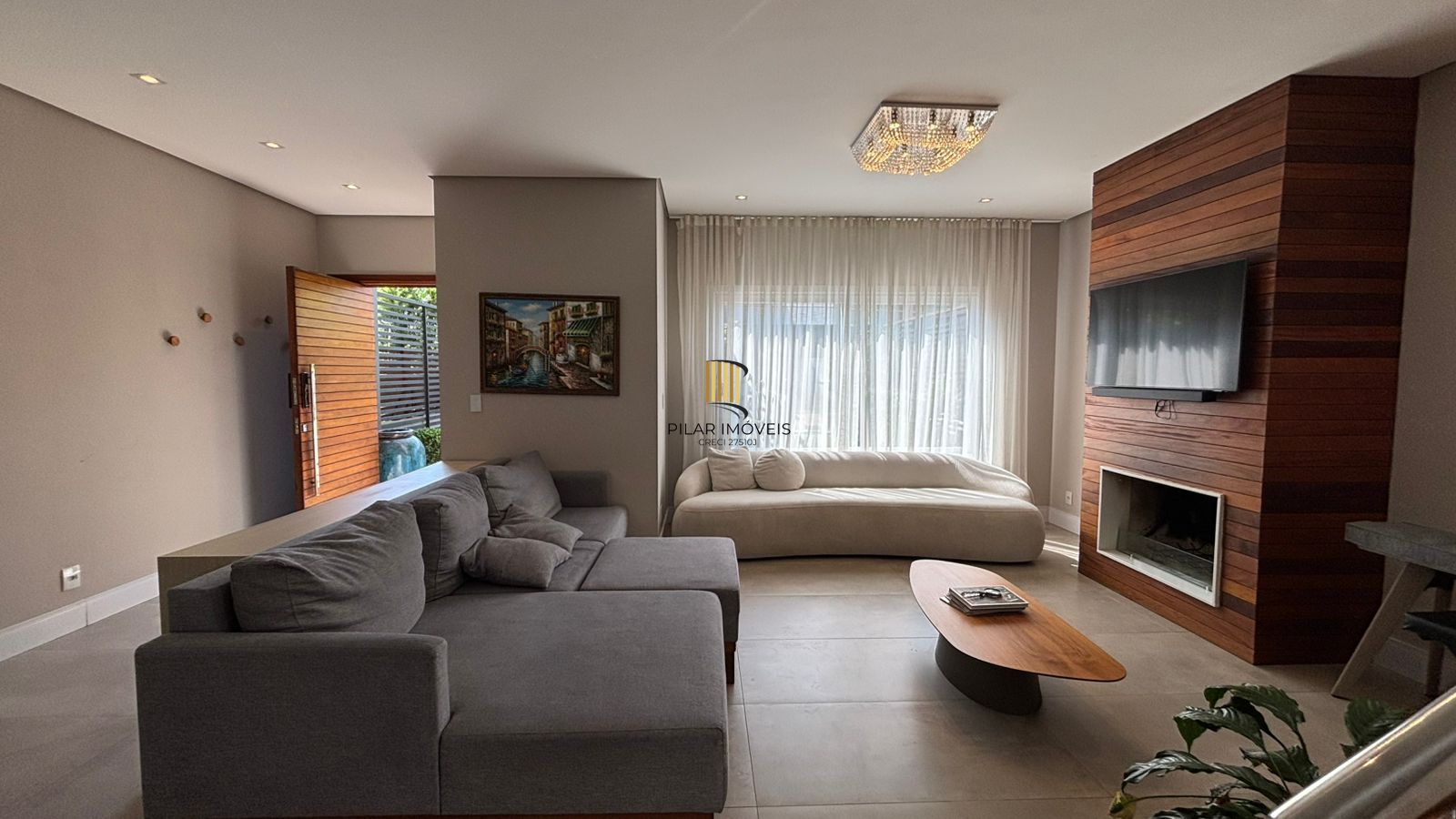 Casa 3 dormitórios no bairro Hípica