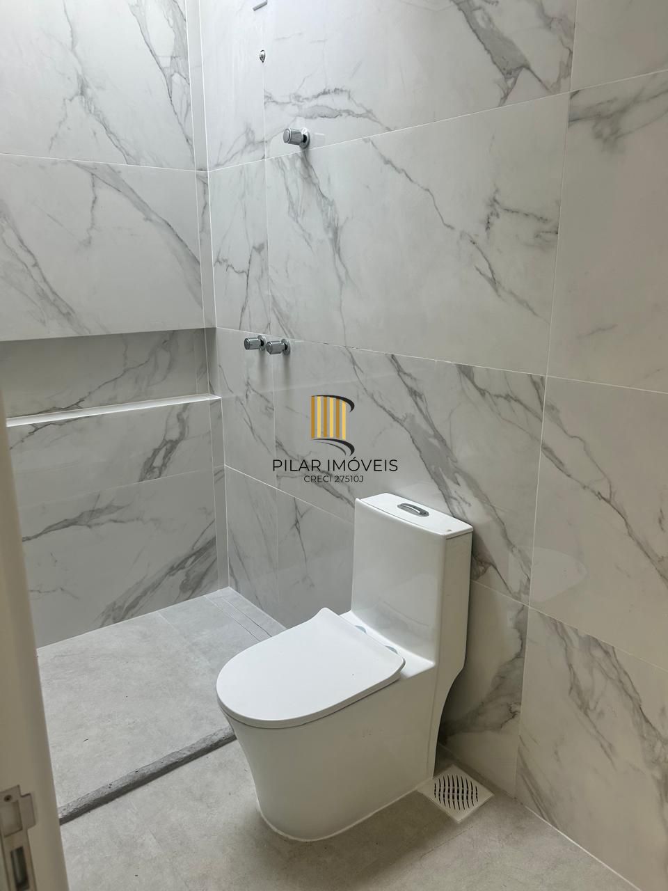 Casa 3 Dormitório(s) Bairro Hípica