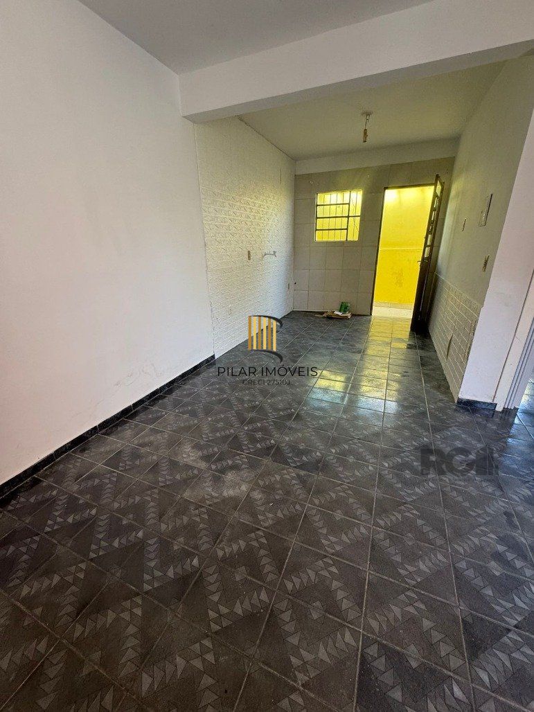 Casa de Condomínio 1 dormitório no bairro Camaquã