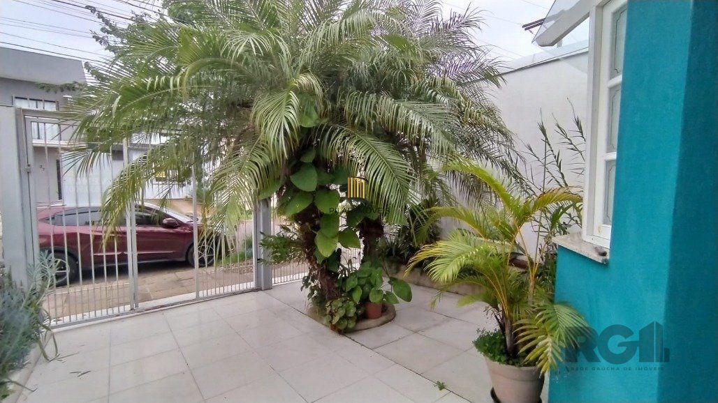 Casa 2 dormitórios no bairro Hípica