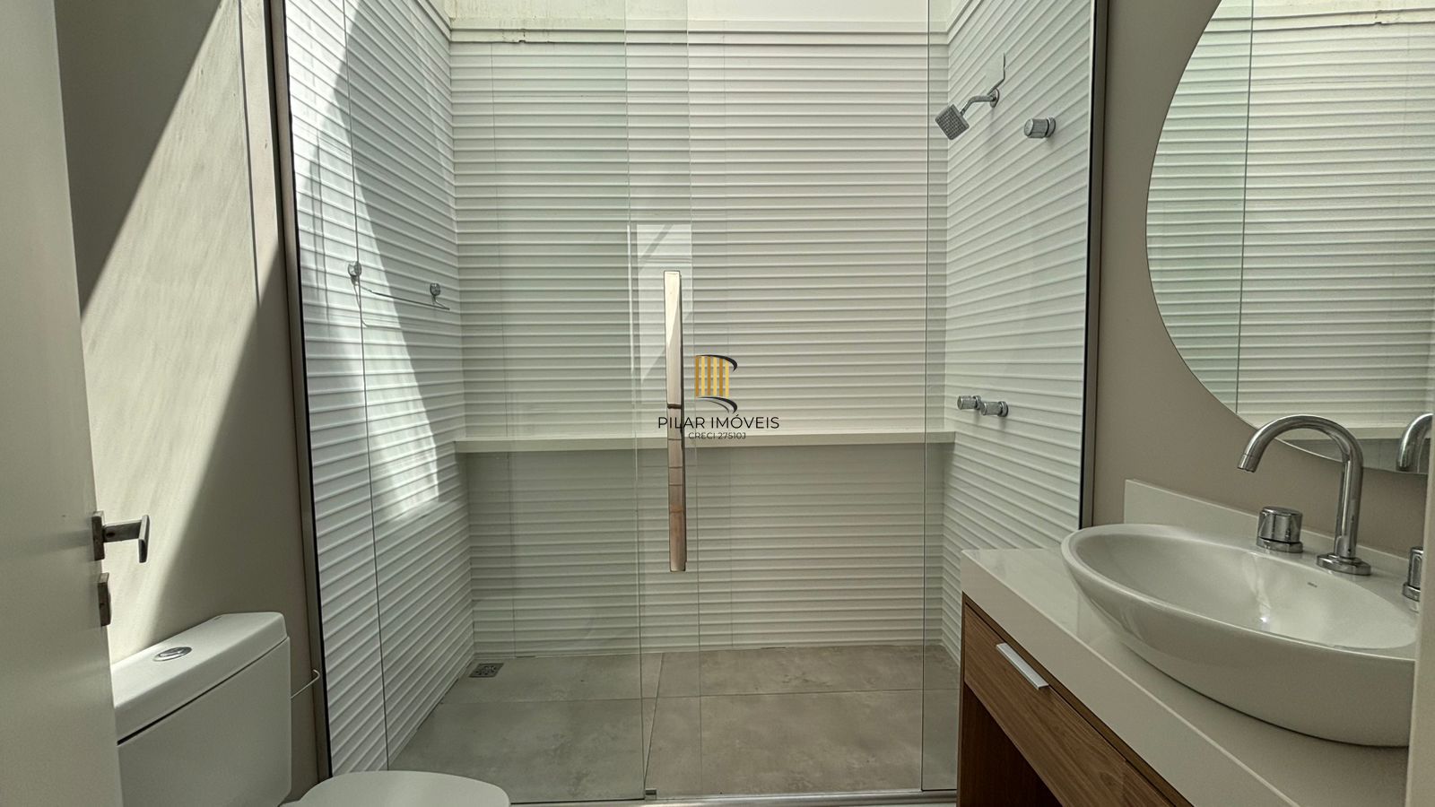 Casa 3 dormitórios no bairro Hípica