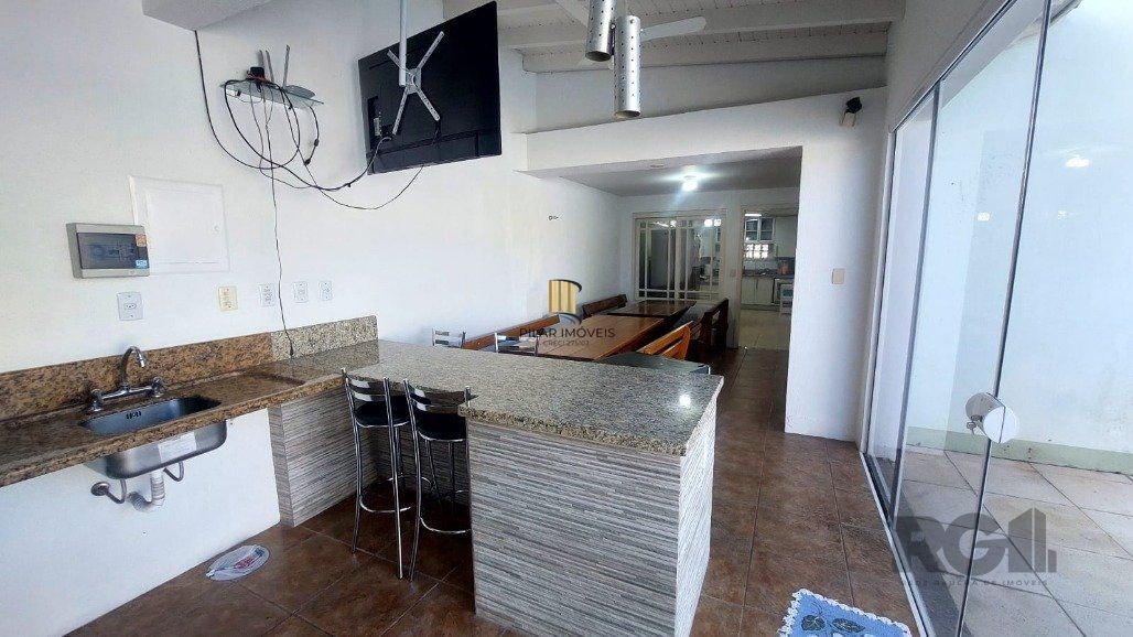 Casa 4 dormitórios no bairro Espírito Santo