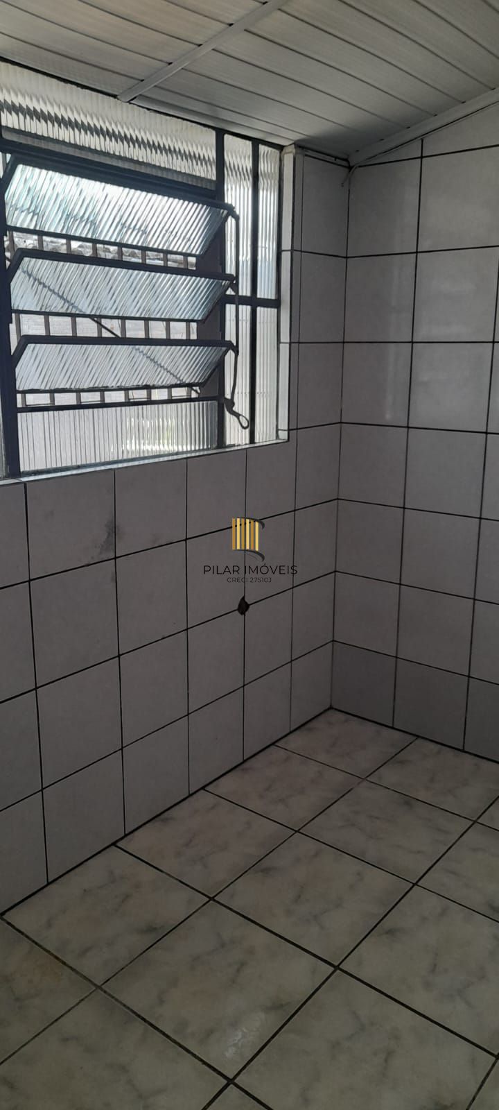 Casa 2 dormitórios no bairro Hípica