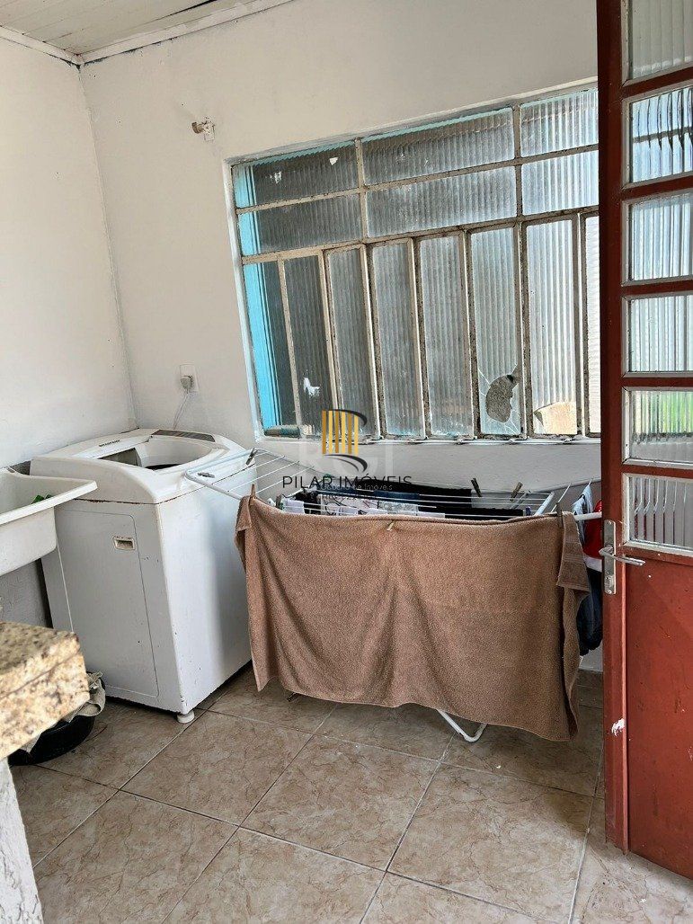 Casa 4 Dormitório(s) Bairro Hípica