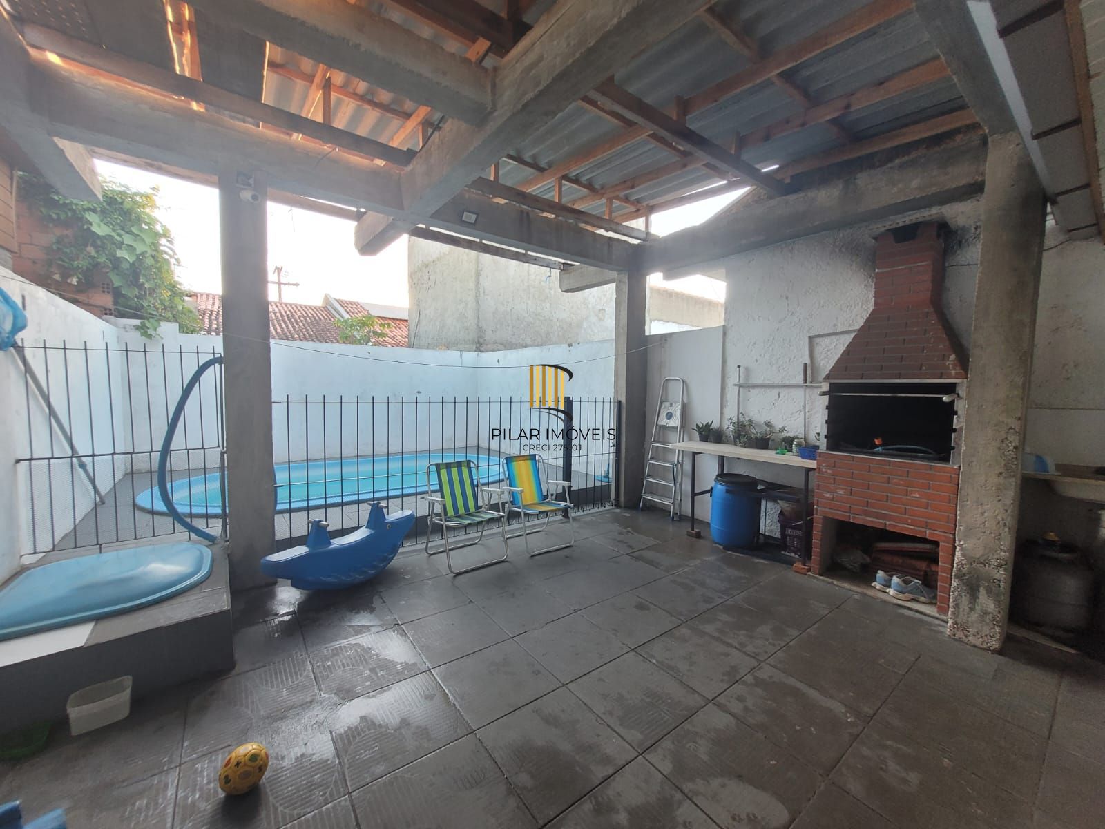 Casa 2 dormitórios no bairro Hípica