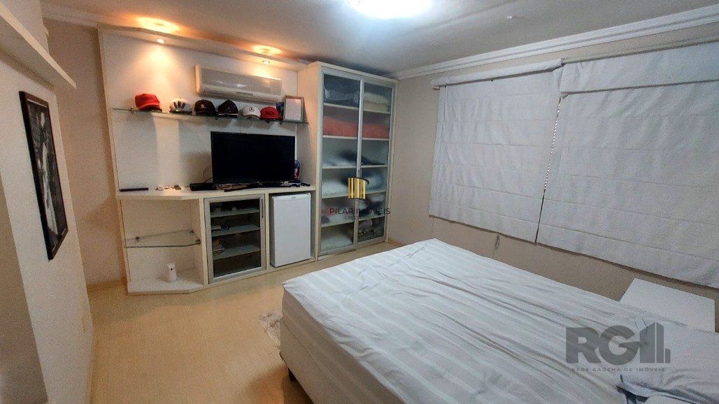 Casa 4 dormitórios no bairro Espírito Santo