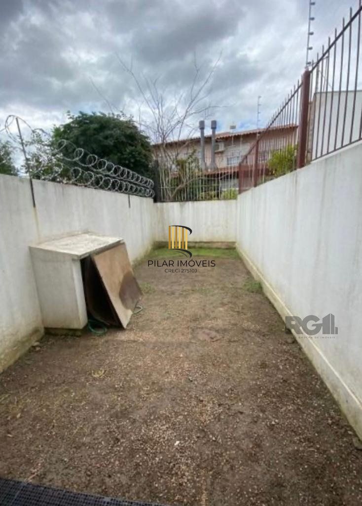 Casa 2 dormitórios no bairro Hípica