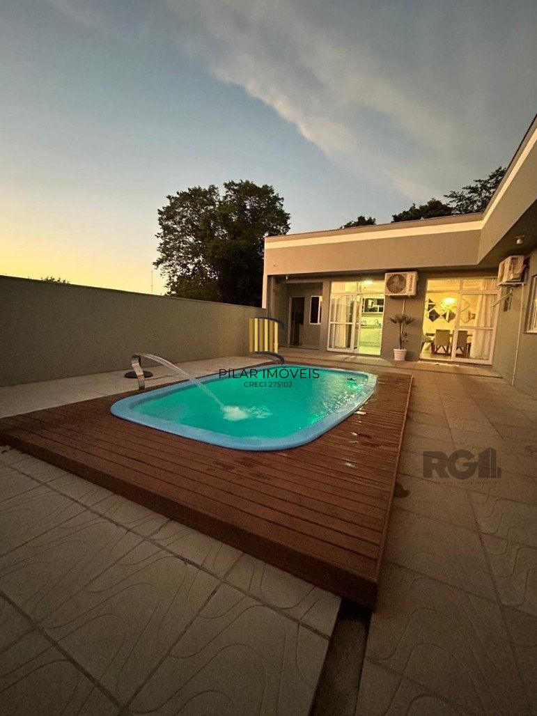 Casa 4 dormitórios no bairro Feitoria