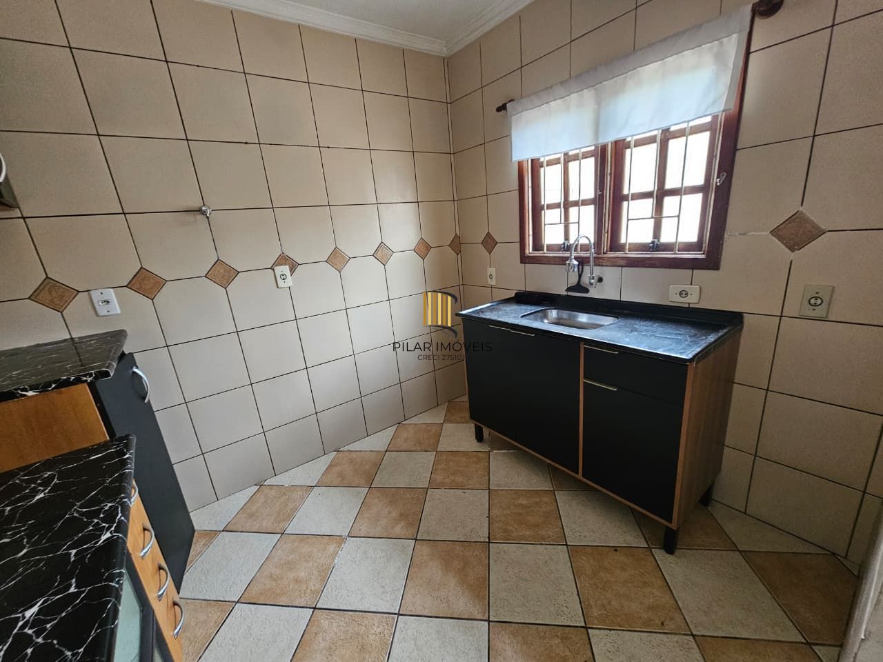 Casa 2 dormitórios no bairro Hípica