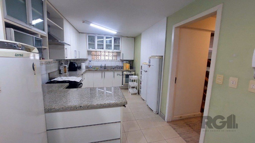 Casa 4 dormitórios no bairro Espírito Santo