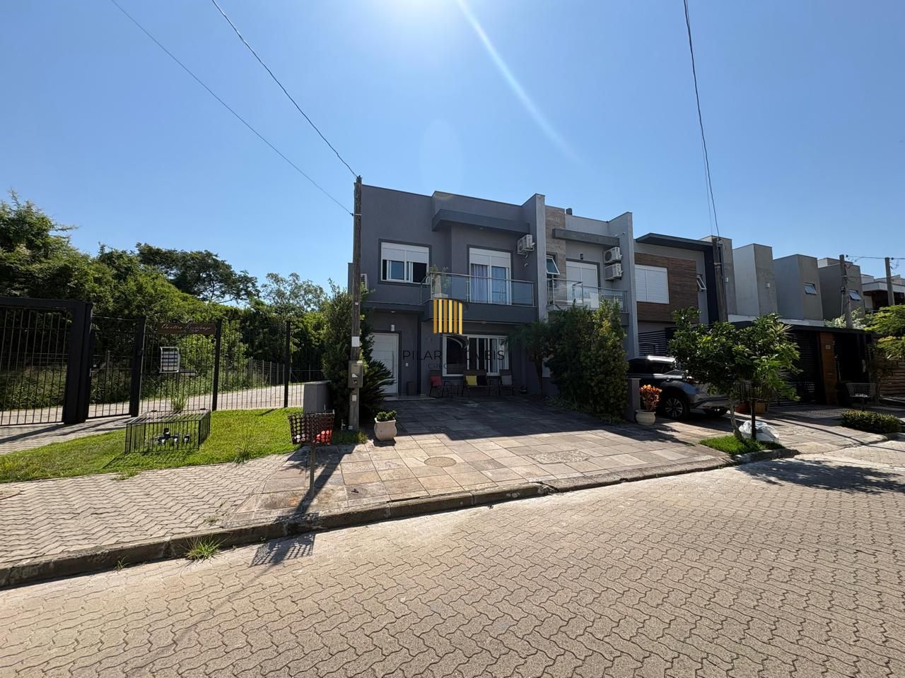 Casa 3 dormitórios no bairro Hípica