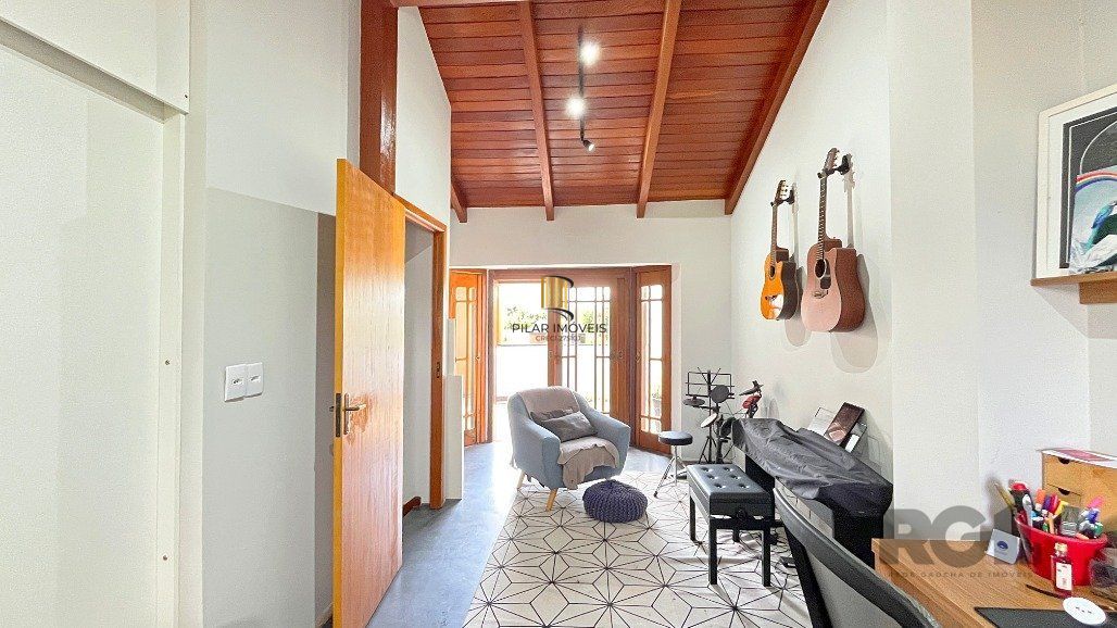 Sobrado para Venda - 218m², 4 dormitórios, sendo 3 suites, 2 vagas - Ipanema