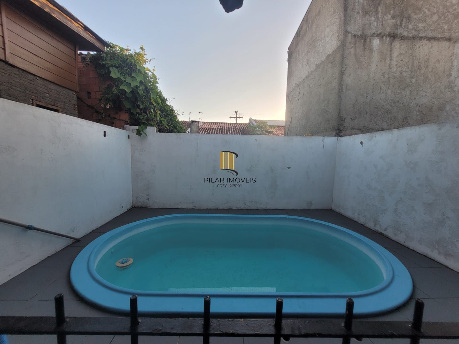 Casa 2 dormitórios no bairro Hípica