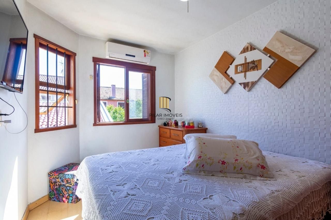 Casa 3 dormitórios no bairro Hípica