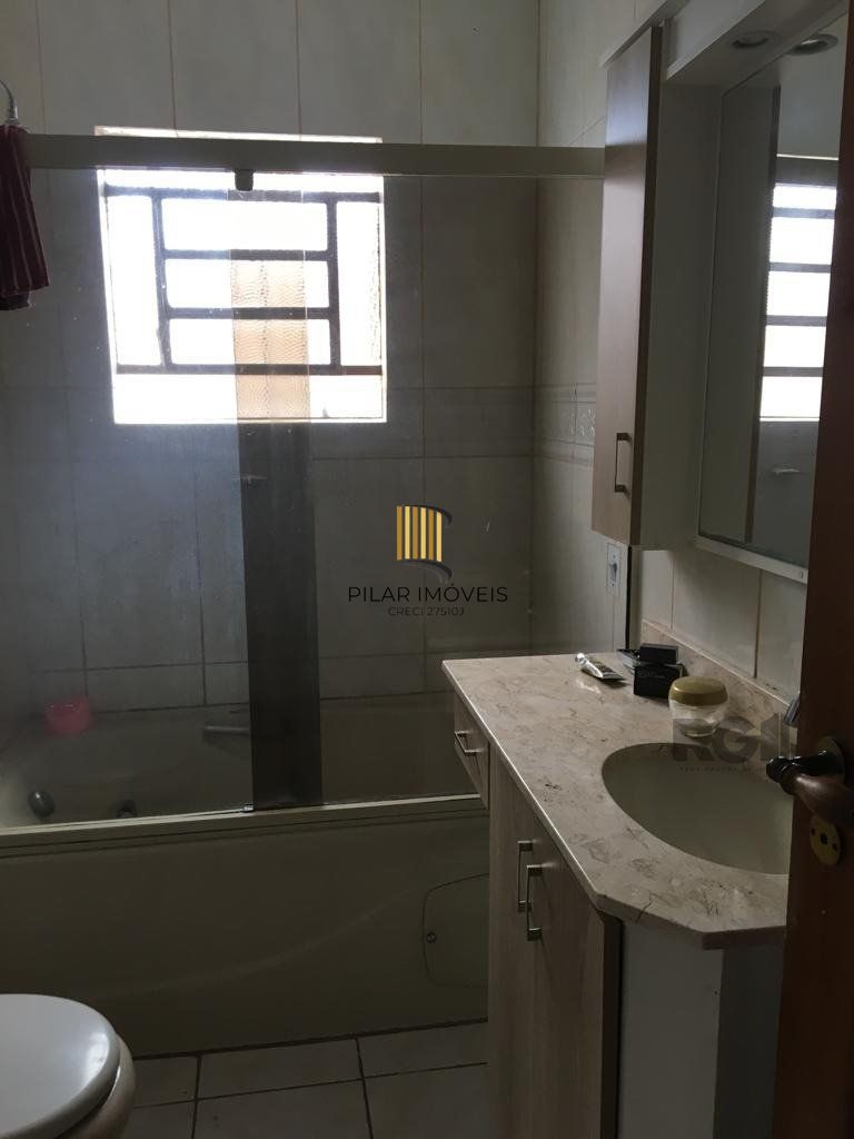 Casa 3 Dormitório(s) Bairro Nonoai