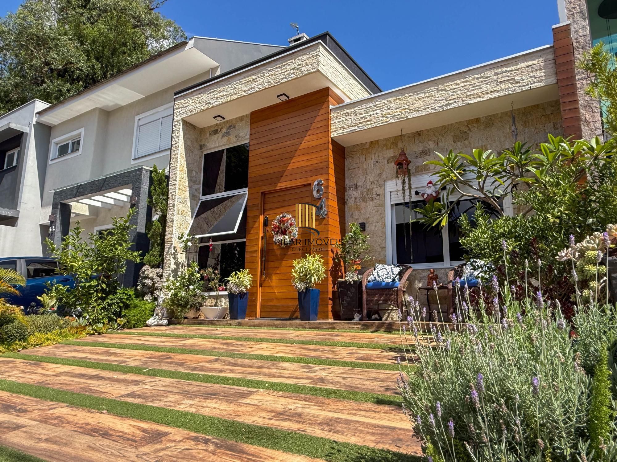 Casa de Condomínio 3 dormitórios no bairro Hípica