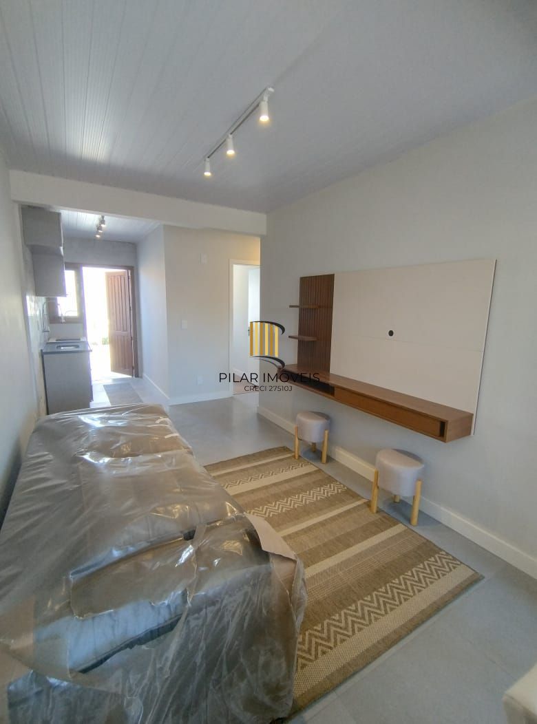 Casa 3 dormitórios no bairro Hípica