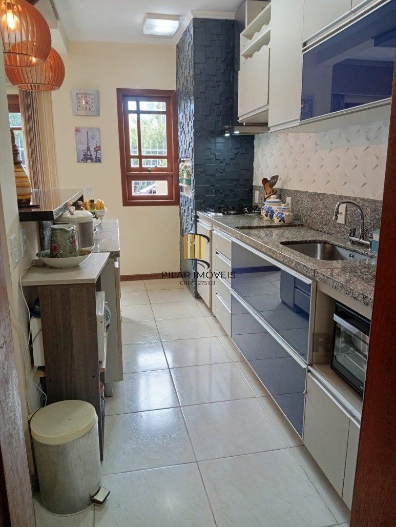 Casa 2 dormitórios no bairro Hípica