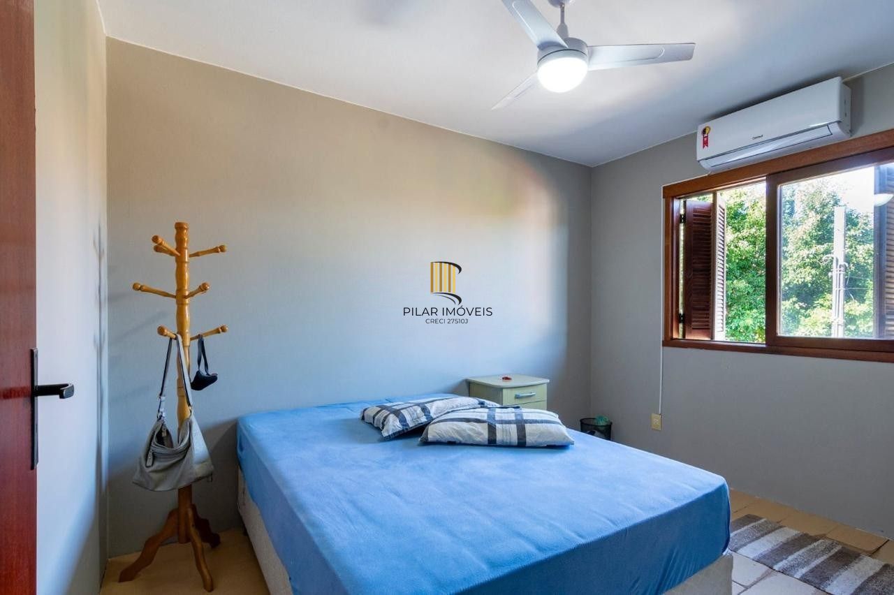 Casa 3 dormitórios no bairro Hípica